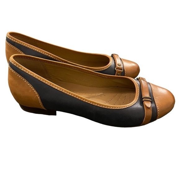 Clarks Henderson Bird Leather Flats - Picture 4 of 10